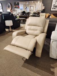 41067 Washington Power Wall-Hugger Chair