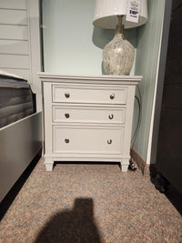 B5611 Charleston Nightstand