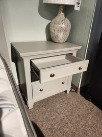 B5611 Charleston Nightstand