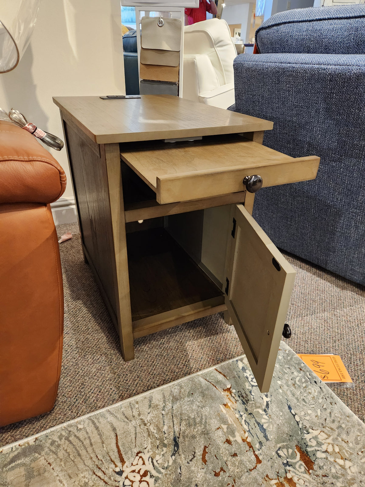 Treyton T300 Chairside End Table