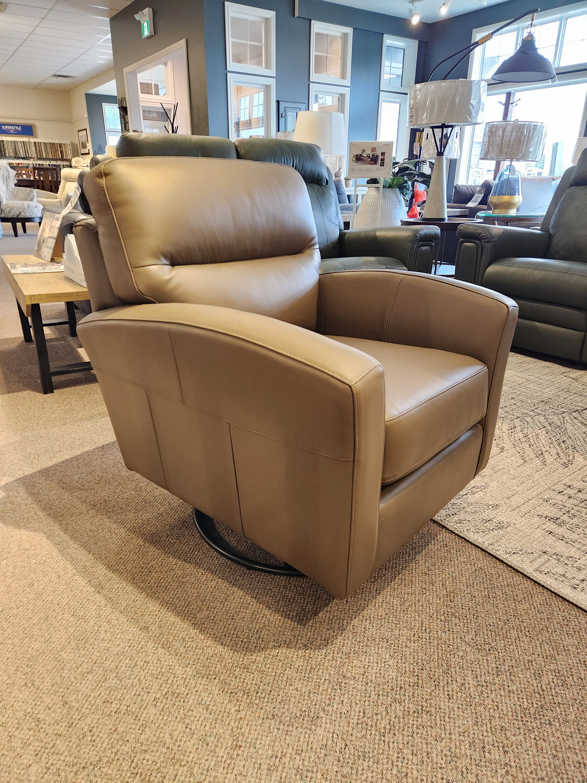 744B Leather Swivel Chair