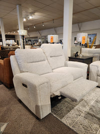 M8500 Power Reclining Loveseat