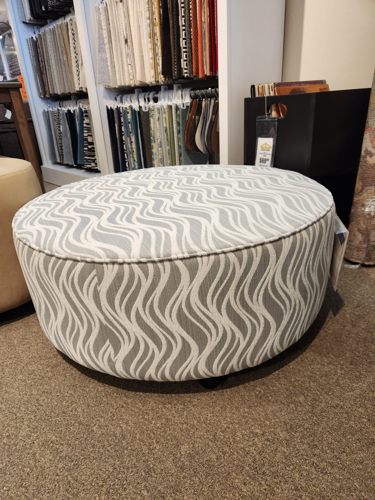 77004 Mingle Medium Round Ottoman