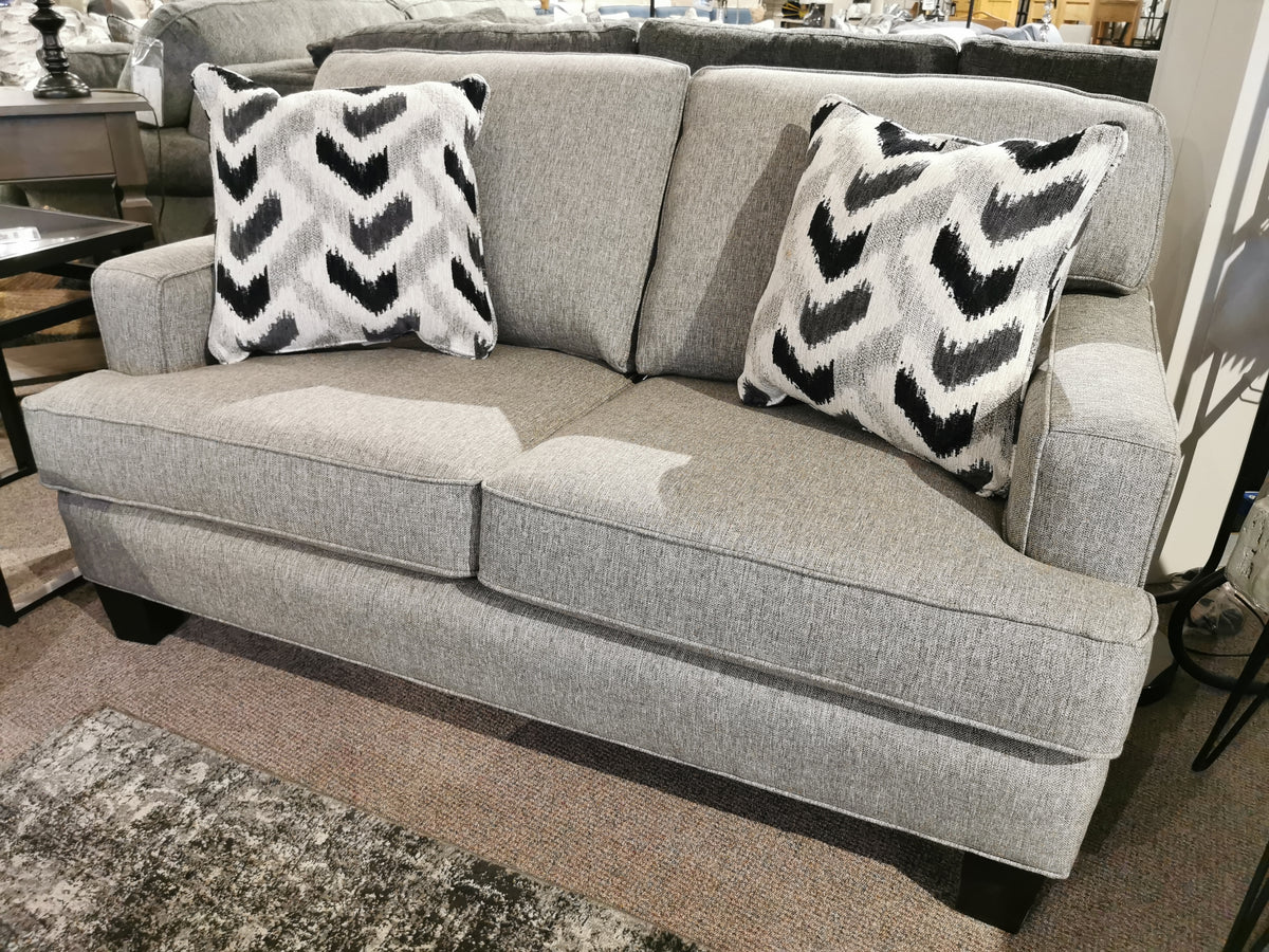 9671 Loveseat