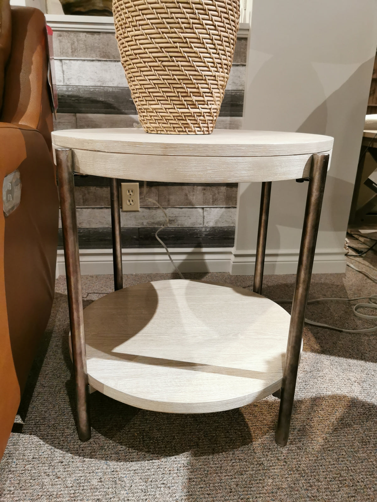 T5927 Jennings Round End Table