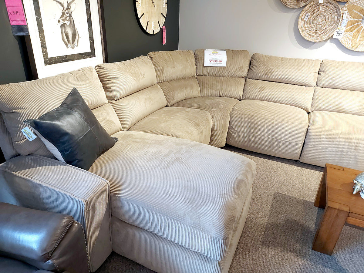 759 Maddox Reclining Sectional