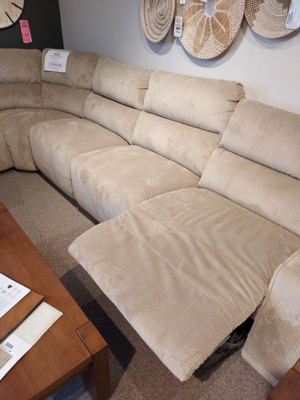 759 Maddox Reclining Sectional