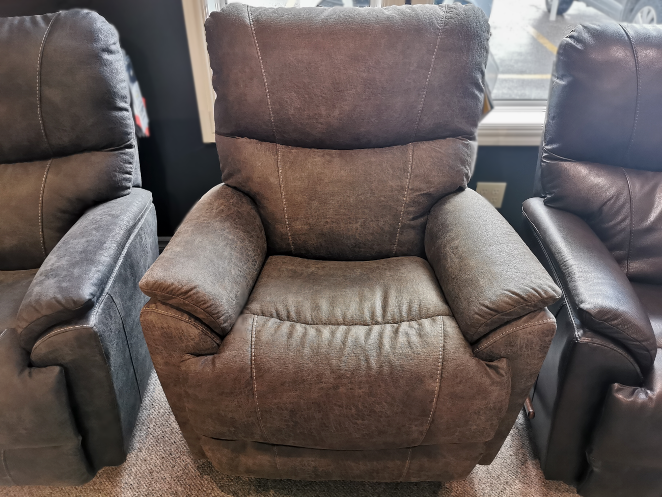 Wallaway discount rocker recliner