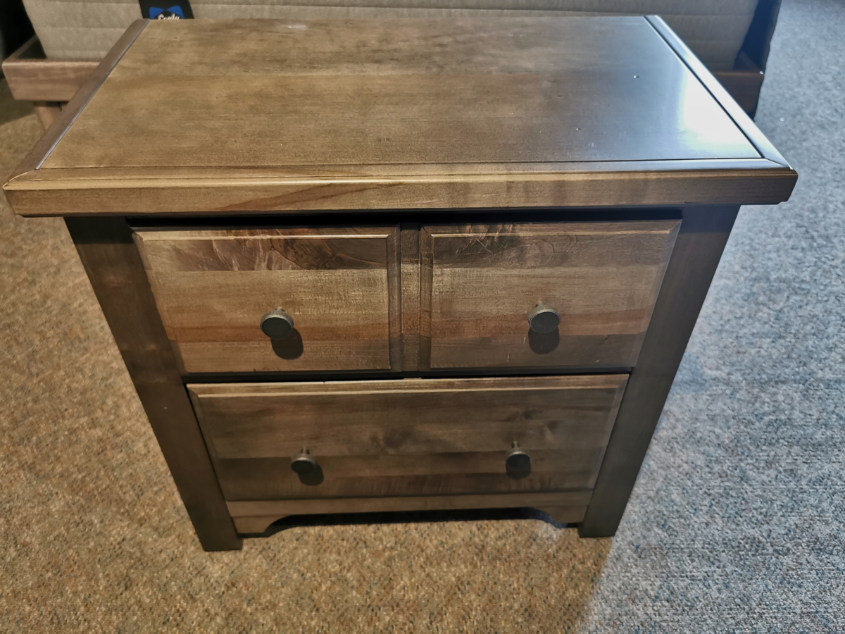 801 Cool Farmhouse 2-Drawer Nightstand