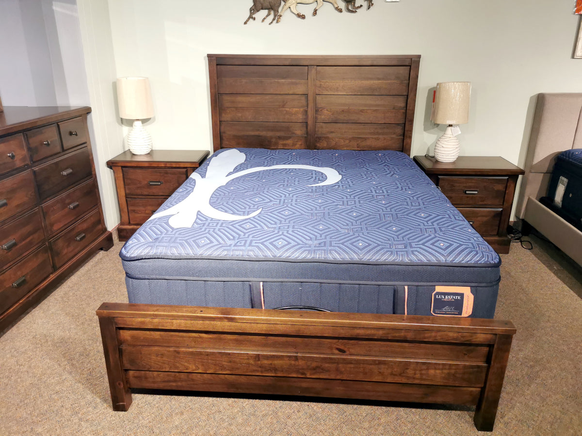 Casual Lancaster 817 Queen Bed